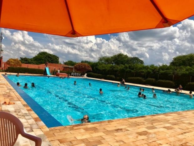 Piscina Municipal anuncia exames médicos para o verão