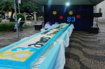 Missa e bolo gigante fazem parte dos festejos de aniversário de Echaporã.