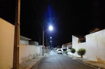 Rua Francisco Azuaga, recebe iluminação, com lâmpadas de LED.