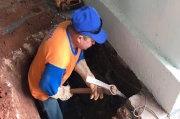 Prefeitura investe em reforma na EMEF e promove reparos em setores públicos