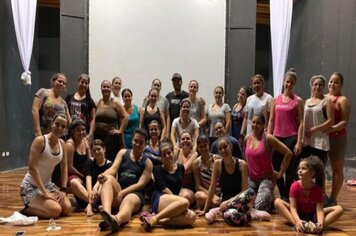 Inovador! Febre nas academias de São Paulo e Rio de Janeiro, Projeto municipal de ballet tem aulas de ballet fitness, a nova onda do verão.