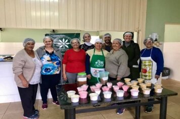SENAR e Sindicato Rural de Assis, em parceria com a Prefeitura Municipal realizam curso de produção de derivados do leite: iogurte, bebidas lácteas e doce de leite.