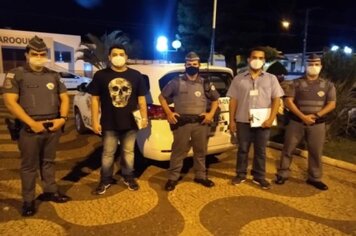 Agentes municipais fiscalizam o município