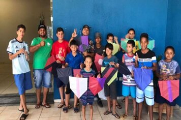 Festival com oficina gratuita para confecção de pipas aconteceu neste final de semana.