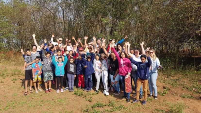 Secretaria Municipal do Meio Ambiente realiza o plantio de árvores