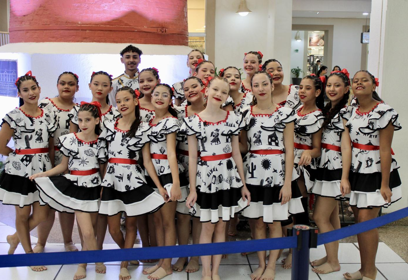 Ballet Municipal de Echaporã brilha no maior festival de dança do mundo e conquista 8º lugar na categoria Júnior