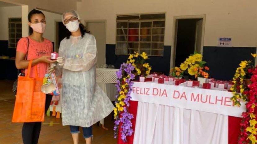 Educação realiza entrega de Kits Escolares