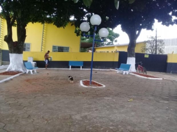 Prefeitura realiza reparos no Bairro Barra Funda.