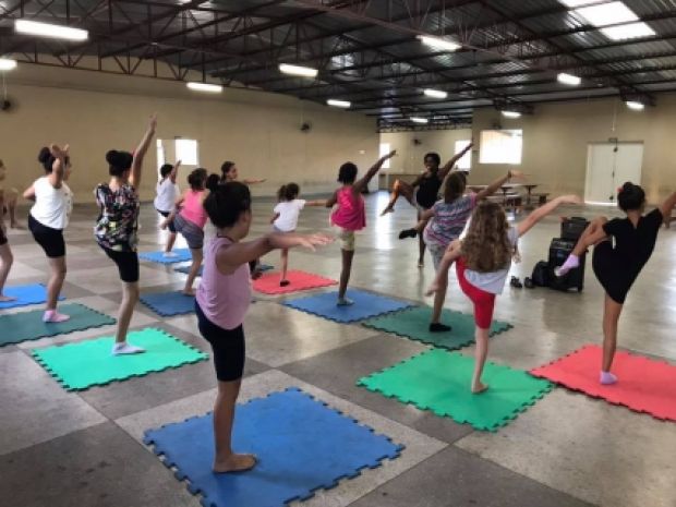 Ampliando o acesso a modalidades esportivas, Prefeitura oferece aulas gratuitas de Ginástica Rítmica.