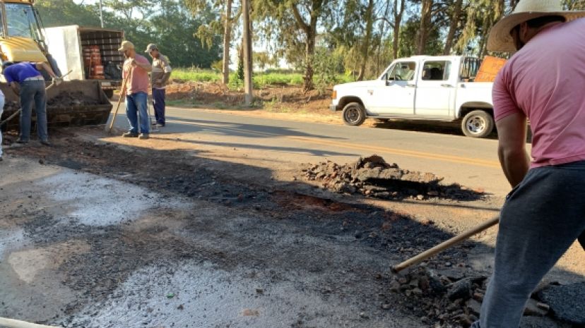 Operação tapa buracos na ECH 010