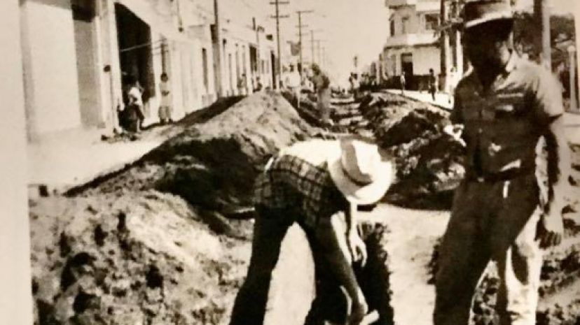 Museu Digital - Obras de instalação de água e esgoto na cidade.