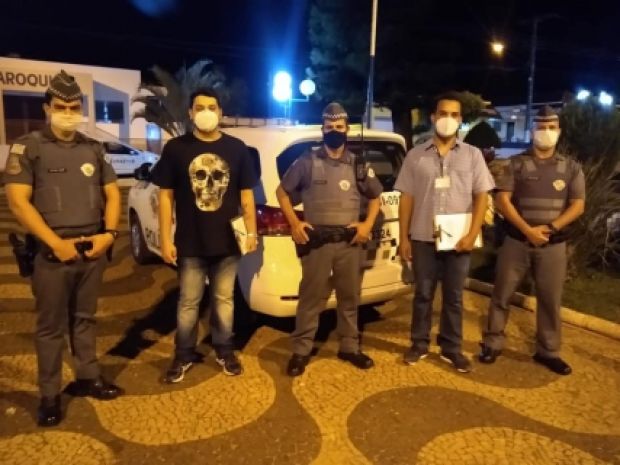 Agentes municipais fiscalizam o município