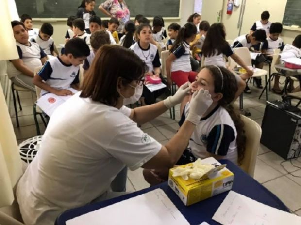 Alunos da rede municipal de ensino ganham curso e avaliação visual e bucal.
