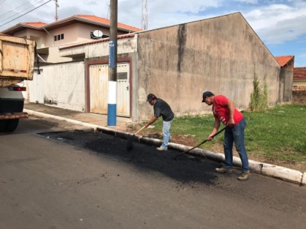 Prefeitura adquire 20 toneladas de massa asfáltica para operação tapa buracos