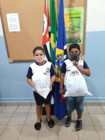 EMEF IDA BONINI REALIZA PRIMEIRA REUNIÃO DE PAIS, COM ENTREGA DOS NOVOS UNIFORMES.