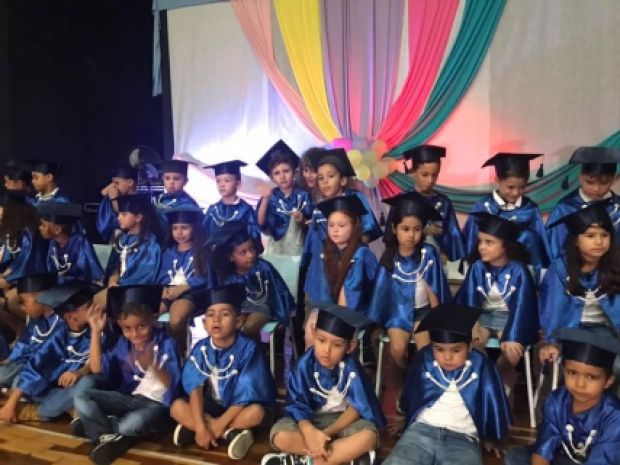 Emei realiza formatura dos alunos dos Pré II.