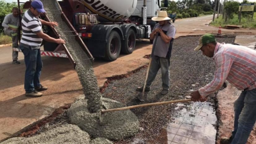 Secretaria de Obras promove melhorias em vias da área urbana do município